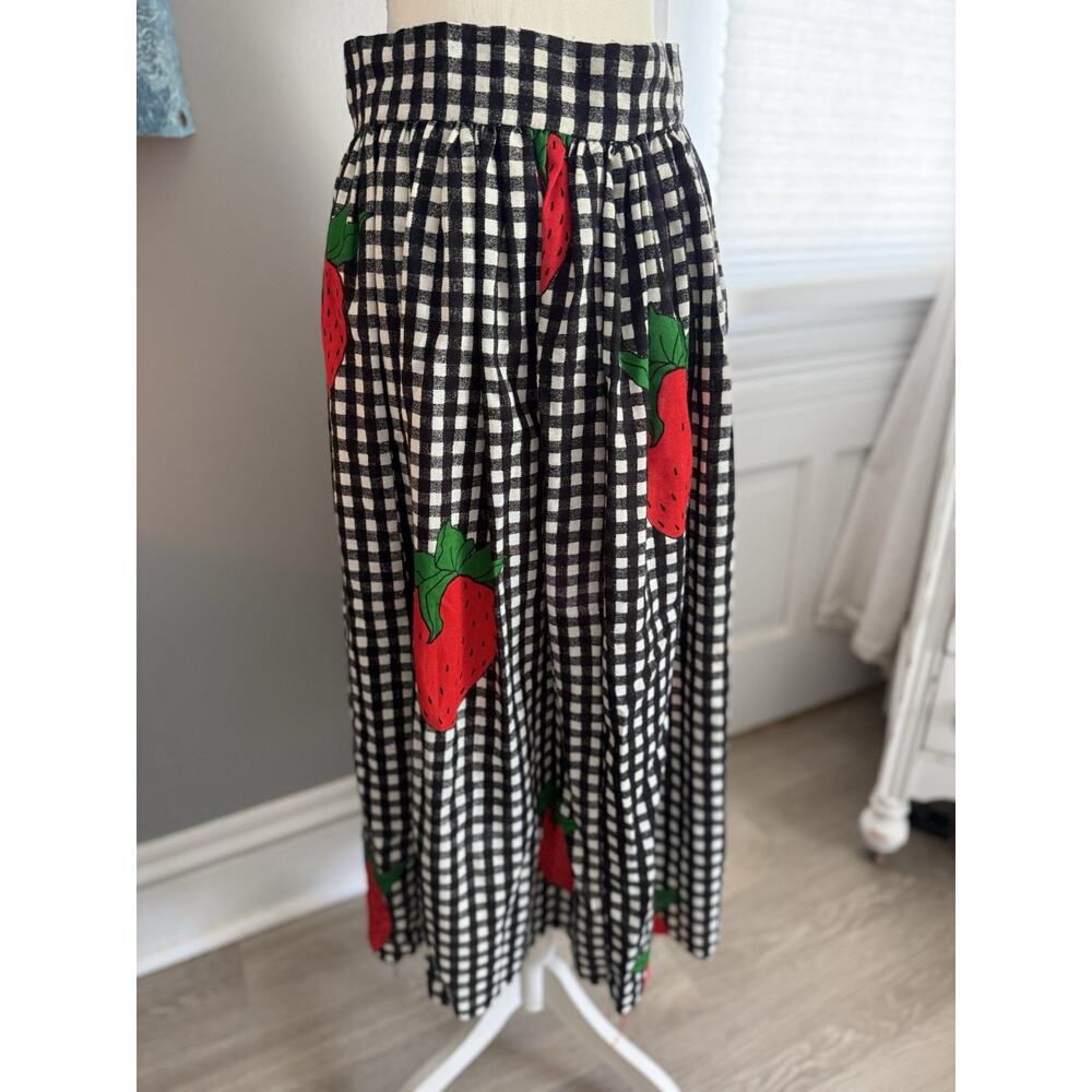 VTG Strawberry gingham Skirt Fabric From 70’s project Cottage Core As Is 28 Wai